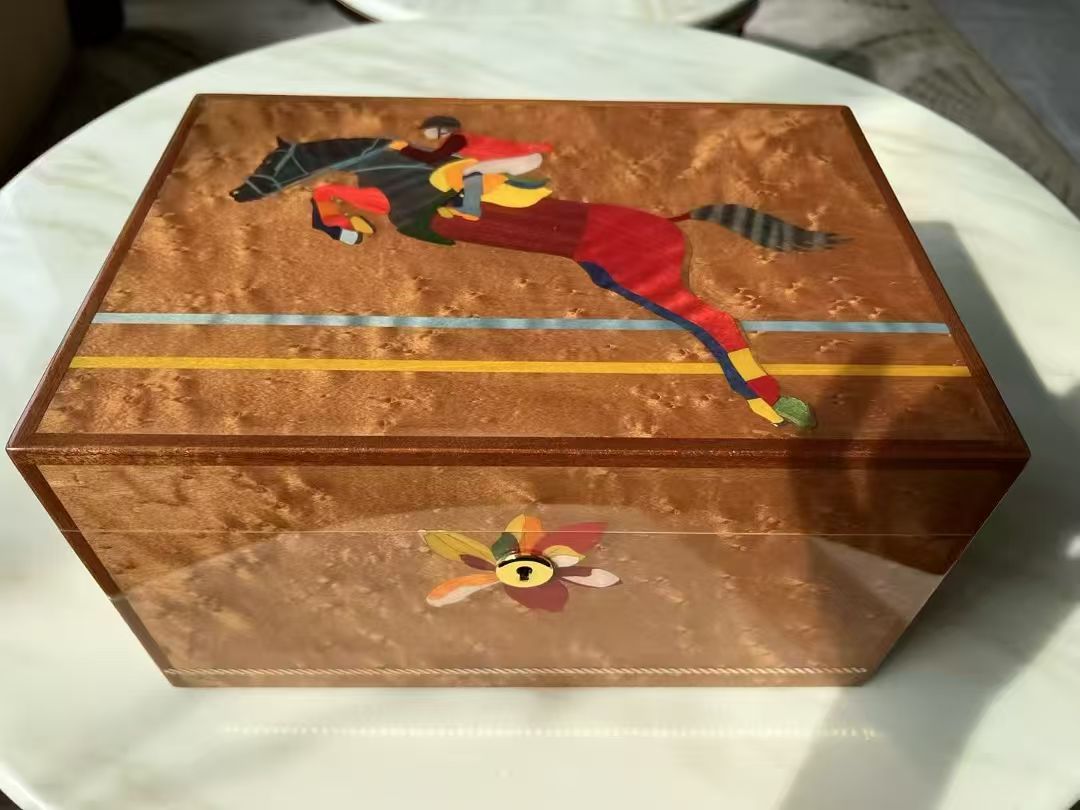 Handcrafted Wood Inlay Cigar Humidor | Equestrian Show Jumping Design | Bird's Eye Maple with Lock