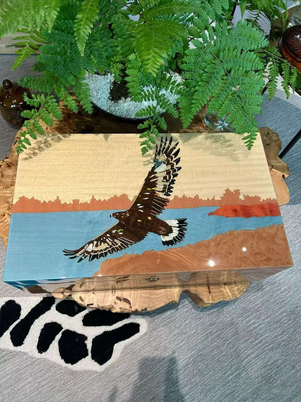 Handcrafted Wood Inlay Cigar Humidor - Eagle Soaring Design | Cedar Lined with Hygrometer